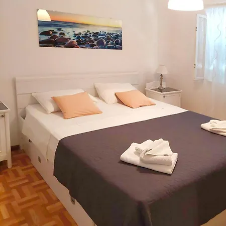 House Spark * Zečevo